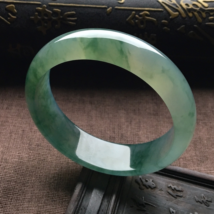 （超值推荐）冰种飘花手镯（57mm）
