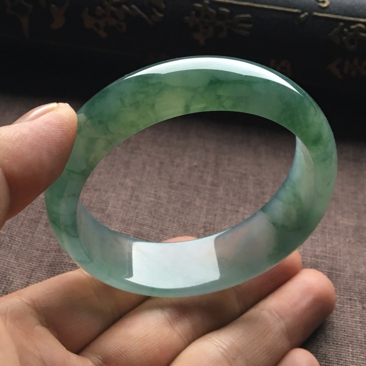 （超值推荐）冰种飘花手镯（57mm）
