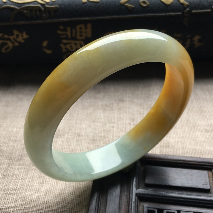 （超值推荐）糯冰种黄翡手镯（57mm）