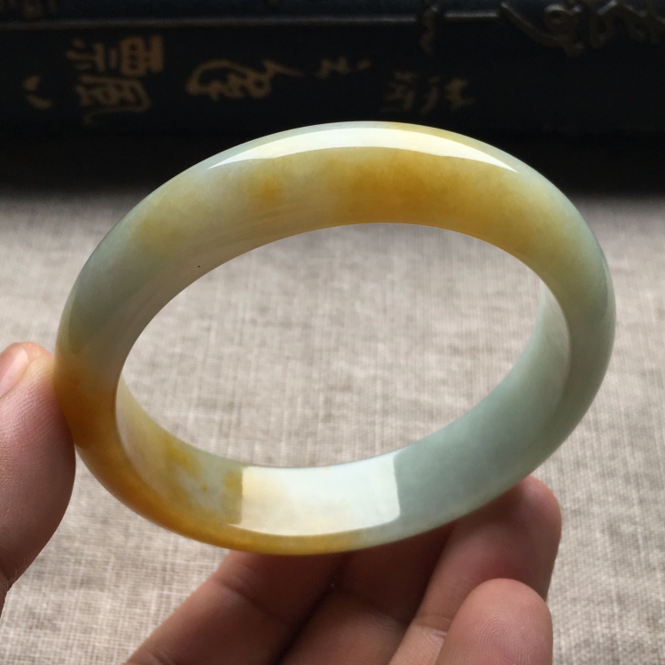 （超值推荐）糯冰种黄翡手镯（57mm）
