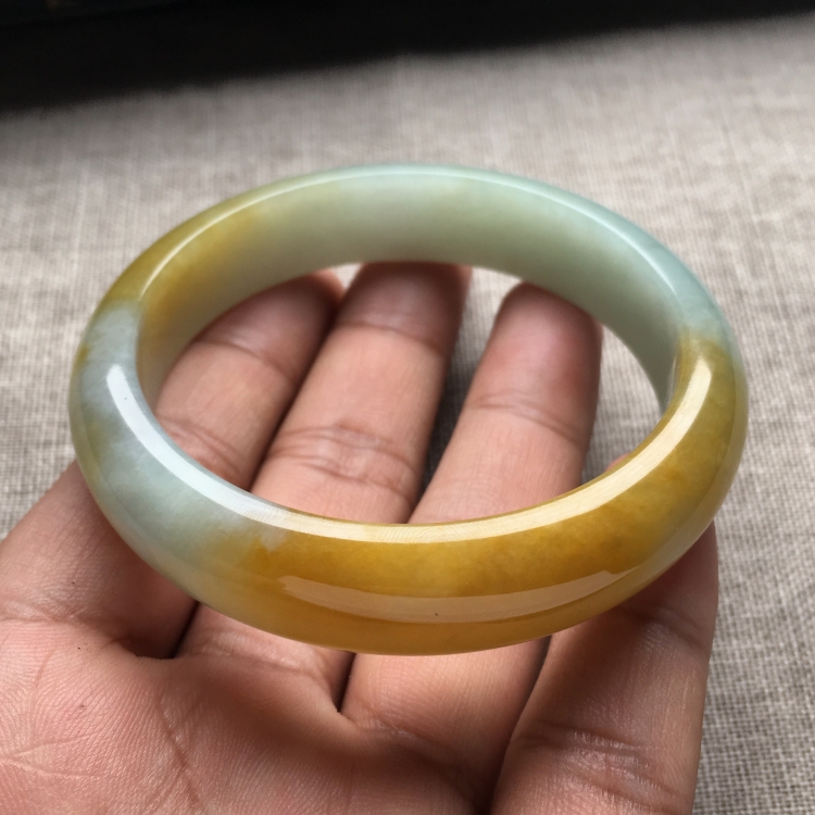 （超值推荐）糯冰种黄翡手镯（57mm）