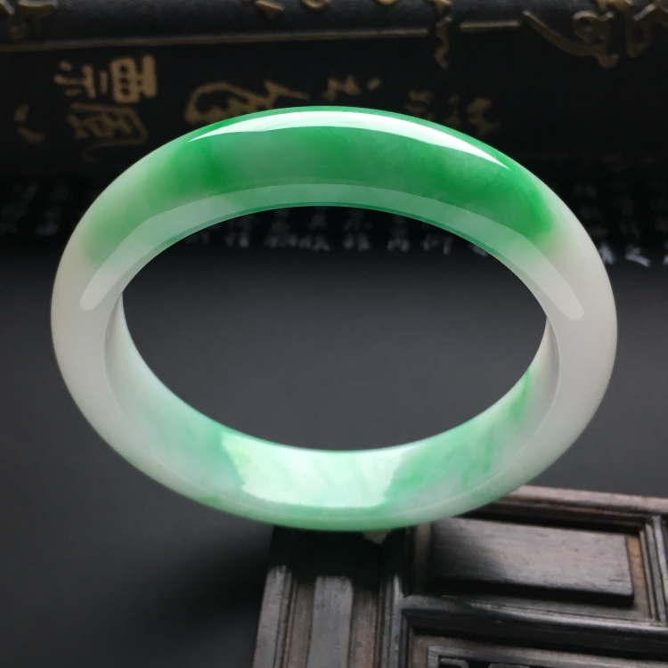 （超值推荐）糯冰种飘翠手镯（55mm）