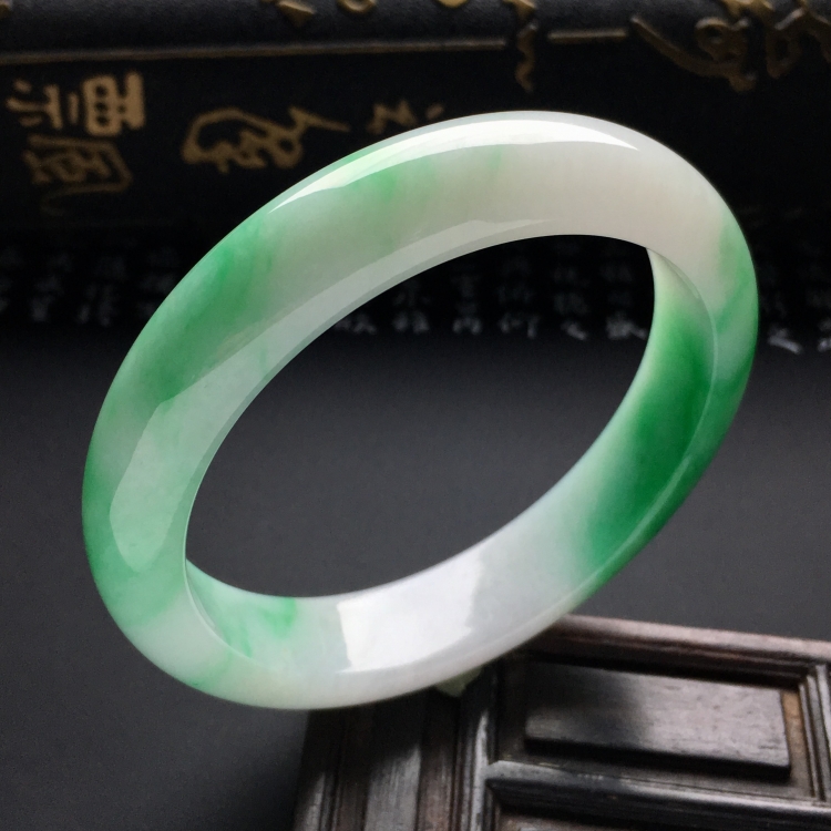 （超值推荐）糯冰种飘翠手镯（55mm）