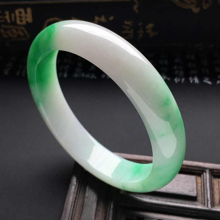 （超值推荐）糯冰种飘翠手镯（55mm）
