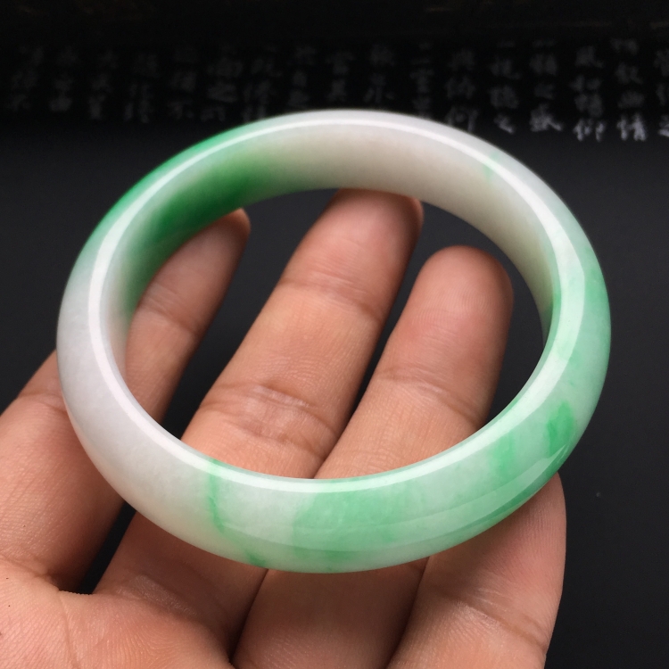 （超值推荐）糯冰种飘翠手镯（55mm）