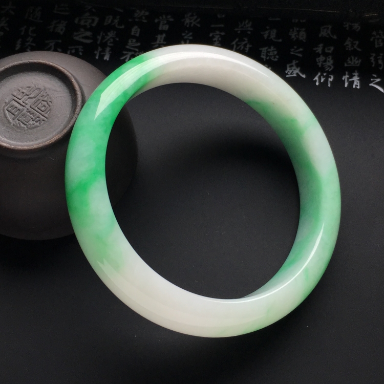 （超值推荐）糯冰种飘翠手镯（55mm）
