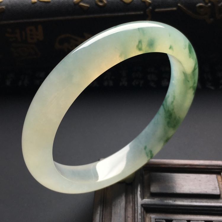 （超值推荐）冰种飘花手镯（57mm）