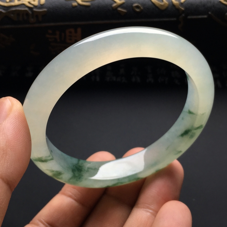 （超值推荐）冰种飘花手镯（57mm）