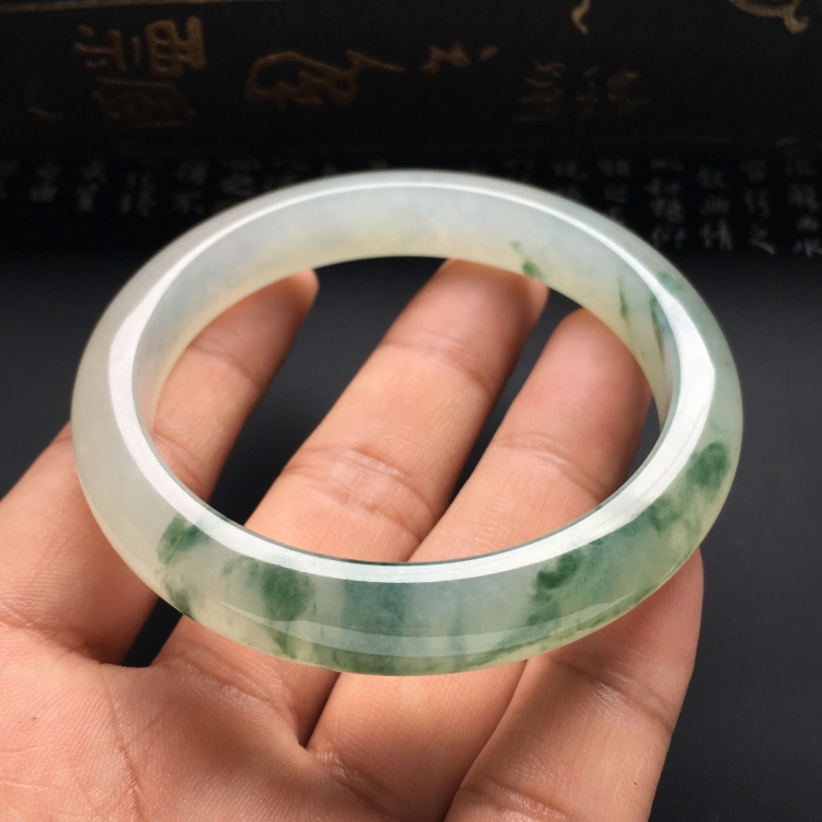 （超值推荐）冰种飘花手镯（57mm）