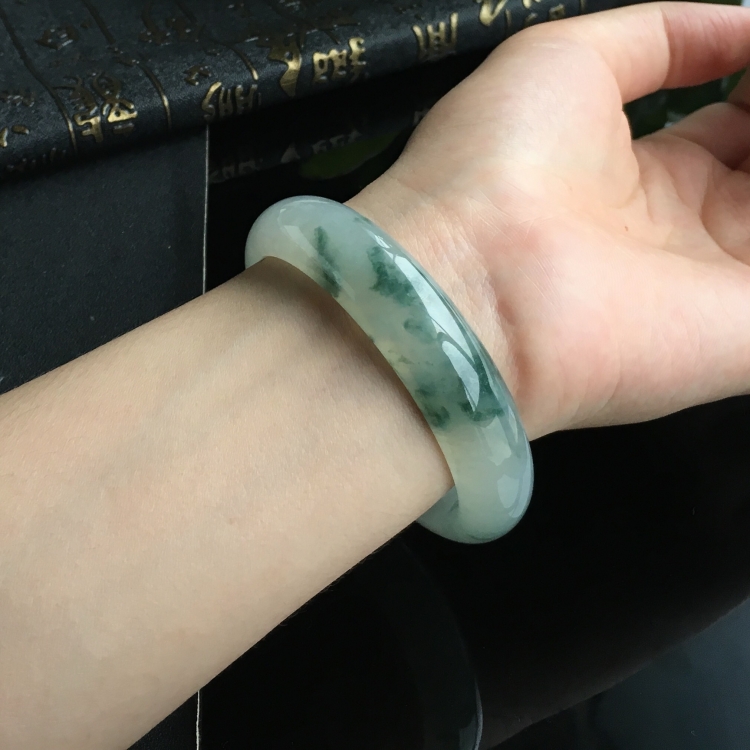 (超值推荐)冰种飘花手镯(57.1mm)