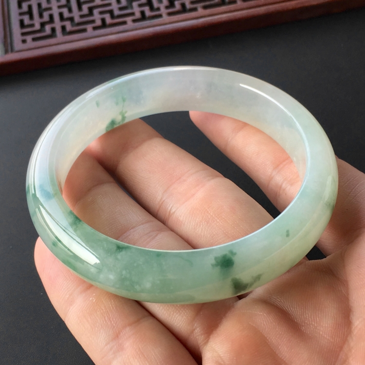 (超值推荐)冰种飘花手镯(57.5mm)