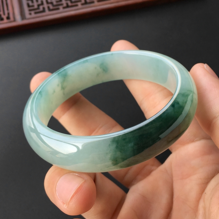 (超值推荐)糯冰种飘花手镯(57.6mm)