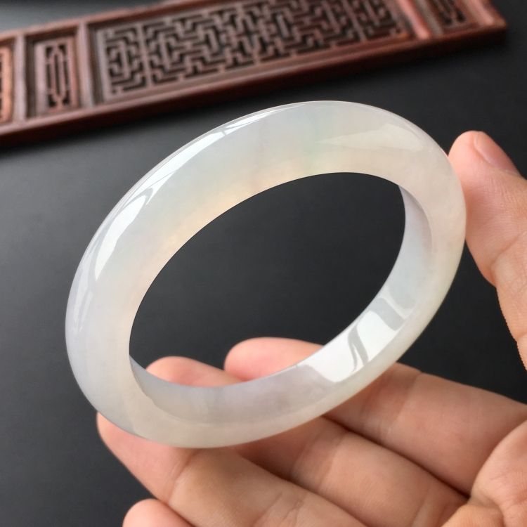 (超值推荐)冰种淡晴水略飘花手镯(57.7mm)