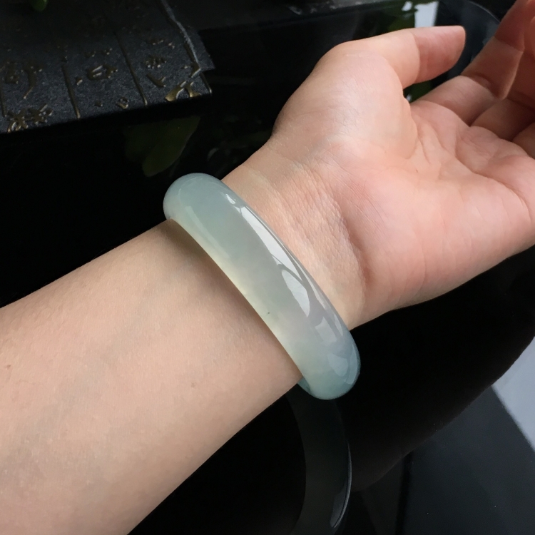 (超值推荐)冰种晴水略飘花手镯(56.4mm)