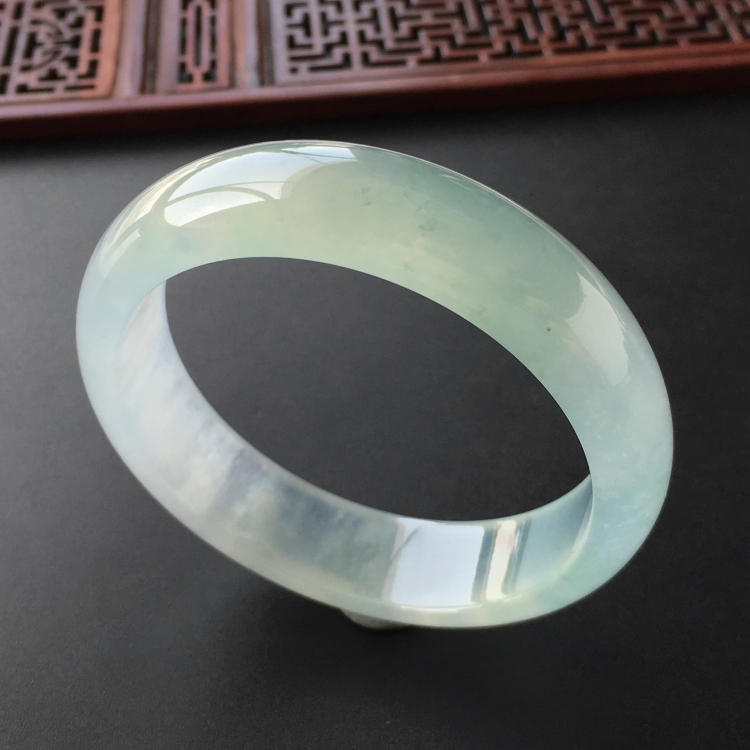 (超值推荐)冰种晴水略飘花手镯(56.4mm)