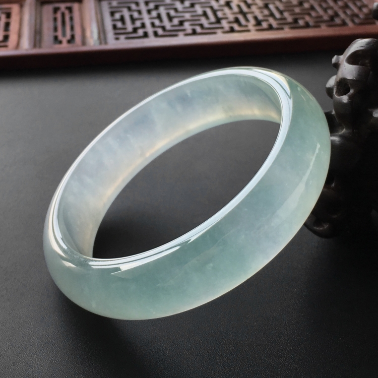 (超值推荐)冰种晴水略飘花手镯(56.4mm)