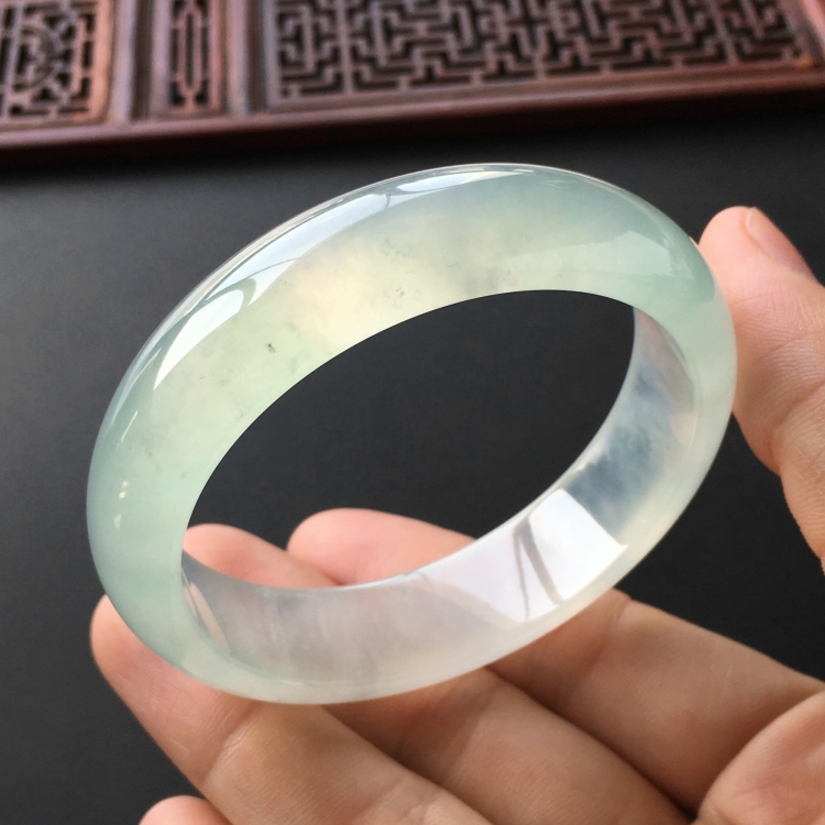 (超值推荐)冰种晴水略飘花手镯(56.4mm)