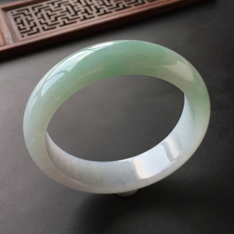 (超值推荐)糯冰种晴水手镯(59mm)