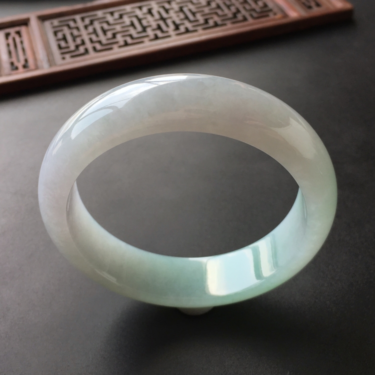 (超值推荐)糯冰种晴水手镯(59mm)