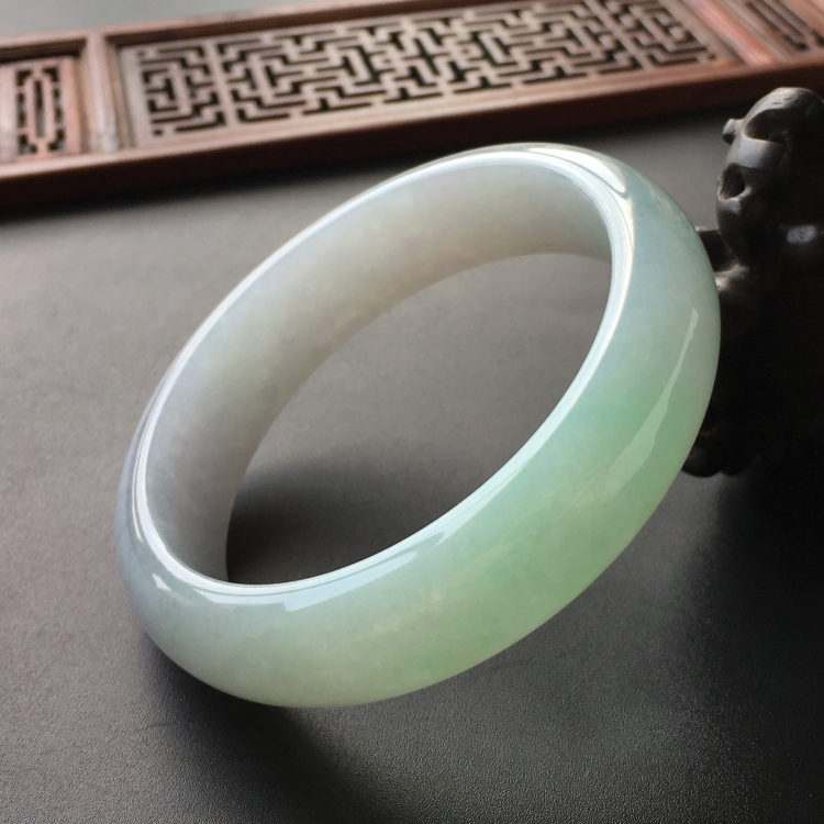 (超值推荐)糯冰种晴水手镯(59mm)