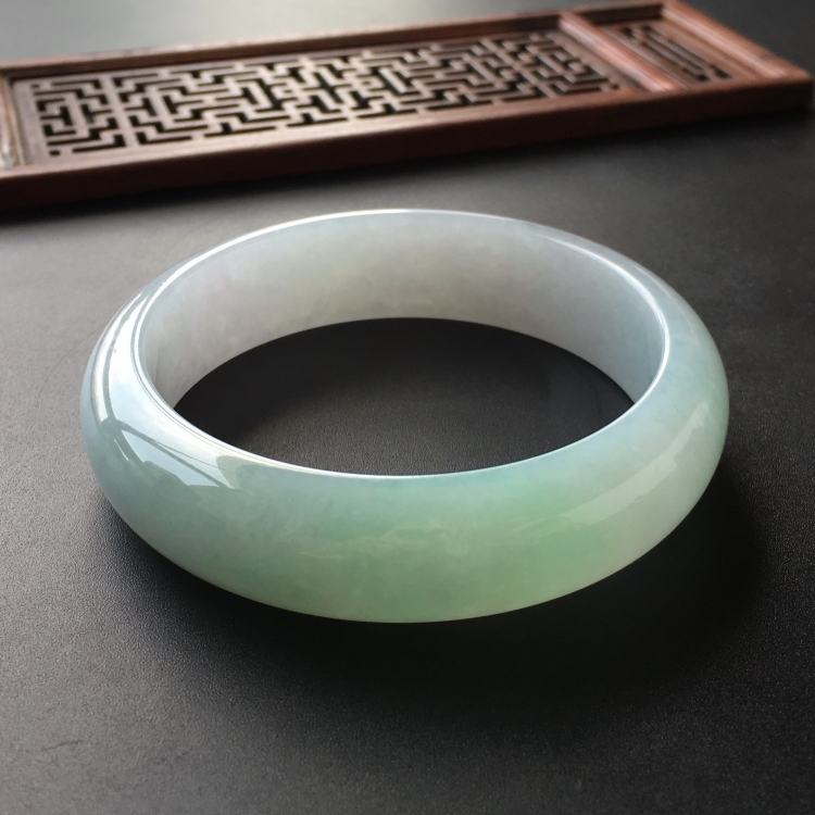 (超值推荐)糯冰种晴水手镯(59mm)