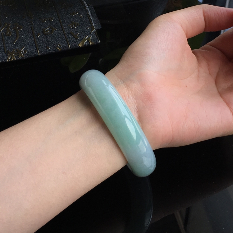 (超值推荐)糯冰种晴水手镯(59mm)