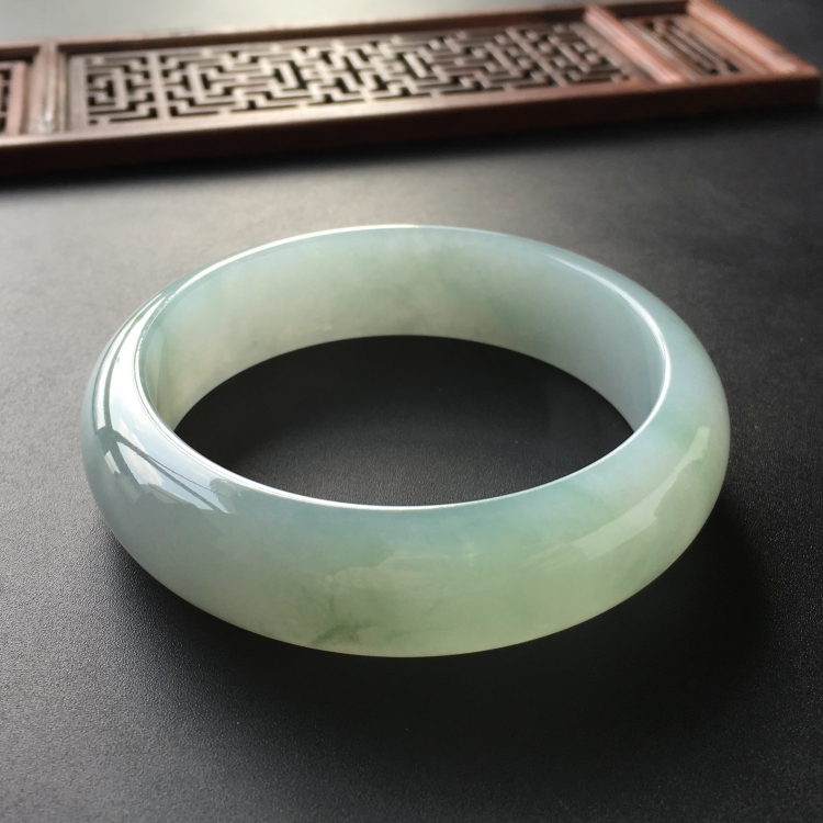 (超值推荐)糯冰种飘花手镯(58mm)