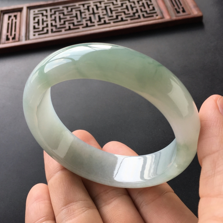 (超值推荐)糯冰种飘花手镯(58mm)