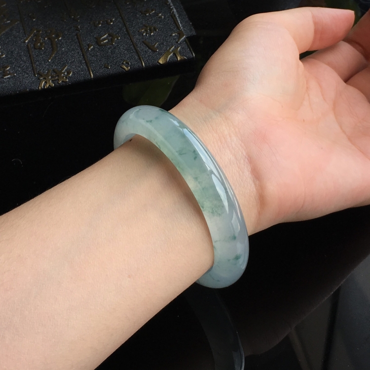 (超值推荐)冰种飘花手镯(57.1mm)
