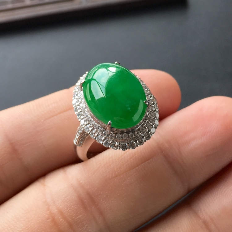 (超值推荐)糯冰种阳绿镶白金钻石戒指