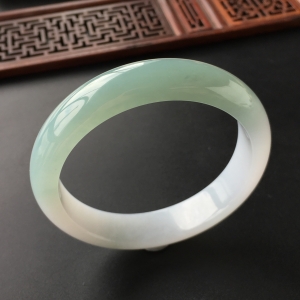 (超值推荐)糯冰种晴水手镯(59.7mm)