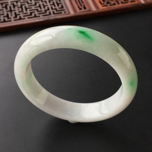 (超值推荐)糯冰种飘翠手镯(56.9mm)