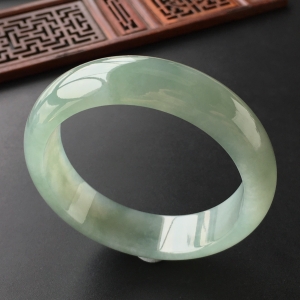 (超值推荐)糯冰种晴水飘花手镯(57.5mm)