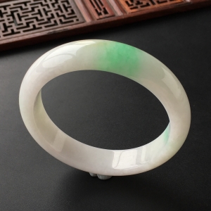 (超值推荐)糯冰种飘翠手镯(57.8mm)