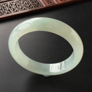 (超值推荐)糯冰种晴水手镯(57.1mm)