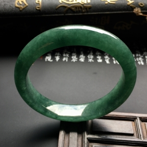 （超值推荐）糯冰种油青手镯（58mm）