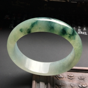 （超值推荐）糯冰种飘花手镯（57.5mm）