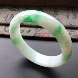 (超值推荐)糯冰种飘翠手镯(54.2mm)