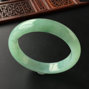 (超值推荐)糯冰种晴水手镯(57.3mm)