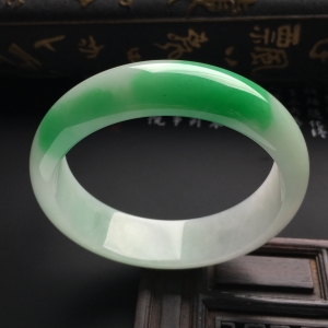 （超值推荐）糯冰种飘翠手镯（57mm）