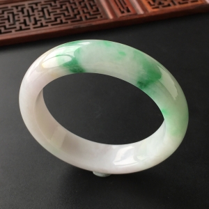 (超值推荐)糯冰种飘翠手镯(55mm)