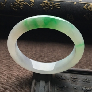 （超值推荐）糯冰种飘翠手镯（54.2mm）