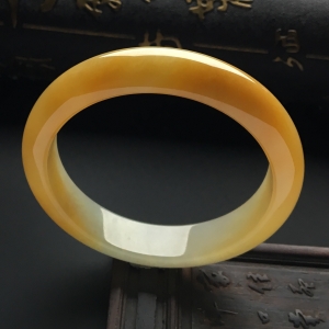（超值推荐）糯冰种黄翡手镯（56.5mm）