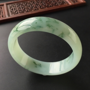 (超值推荐)糯冰种飘花手镯(60.5mm)