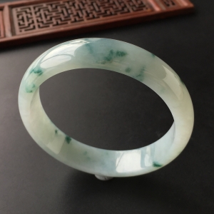 (超值推荐)糯冰种飘花手镯(63.6mm)