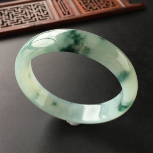 (超值推荐)糯冰种飘花手镯(58.1mm)
