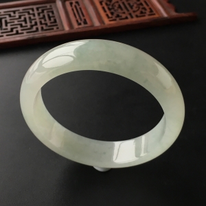 (超值推荐)糯冰种飘花手镯(56.6mm)