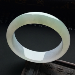 （超值推荐）糯冰种淡晴水手镯（55.7mm）