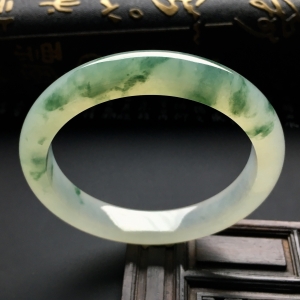 （超值推荐）冰种飘花手镯（57mm）