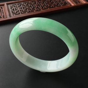 (超值推荐)糯冰种飘翠手镯(57mm)